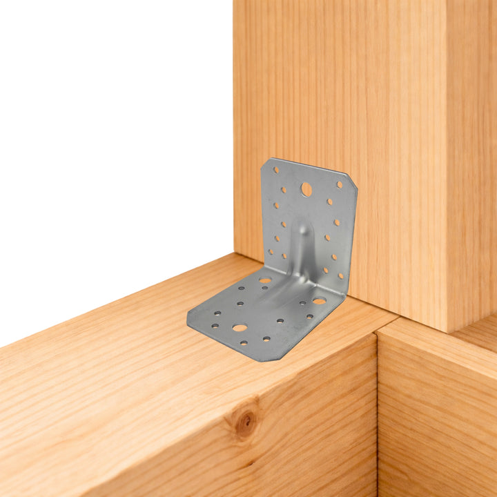 Angle bracket with rib